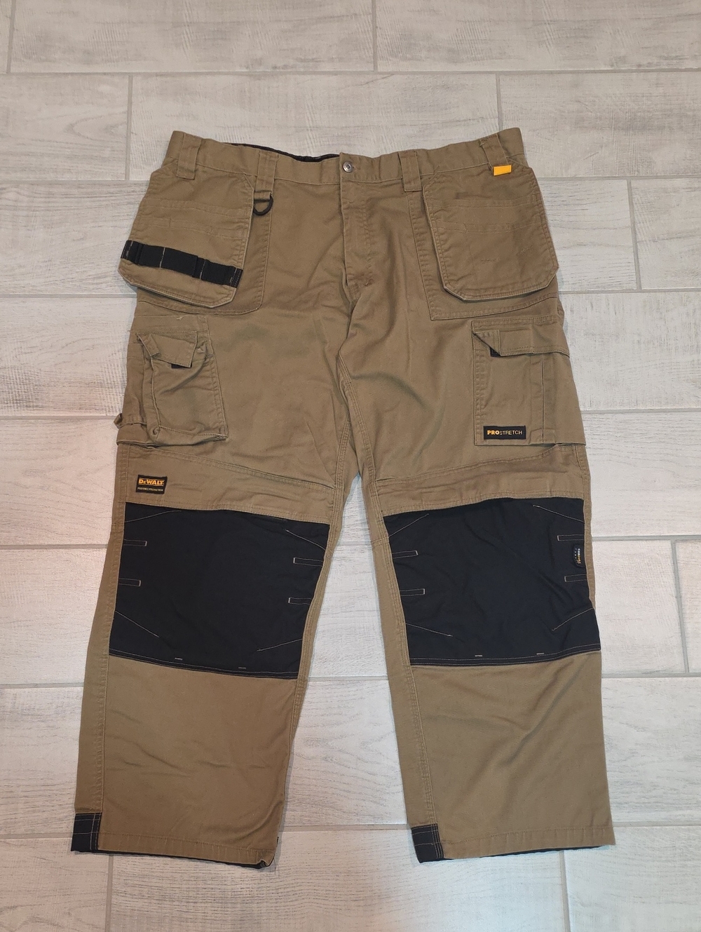 Dewalt Work Pants Cargo Utility Workbelt Men's Size 42/31 Reinforced Knee Trades